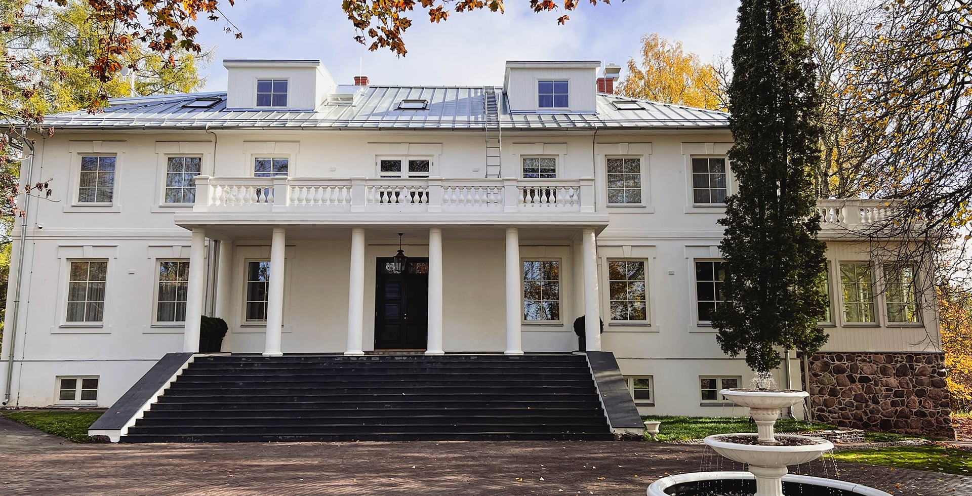 THE MANOR Sports & Spa